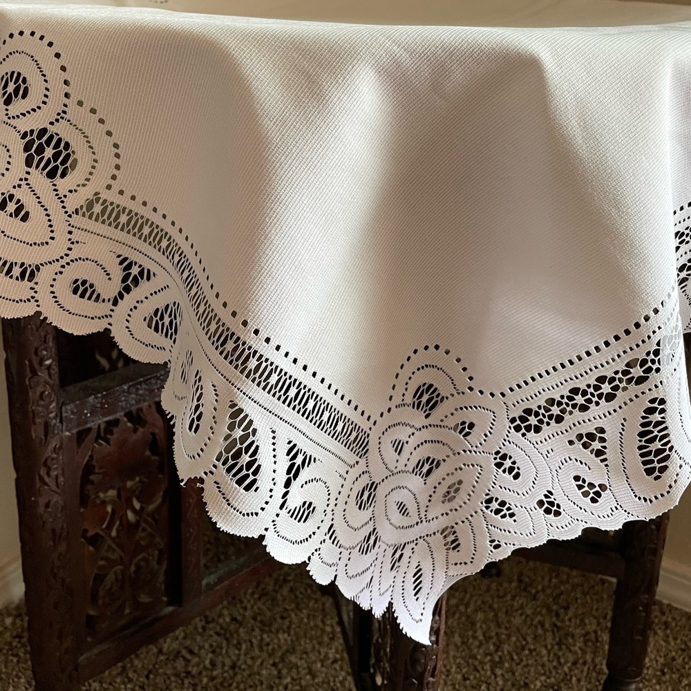Vintage Dainty 30x30 Table Or Runner Intricate Design Small Stain 1 Side